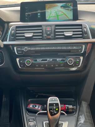 BMW 330XI 2017 image 7