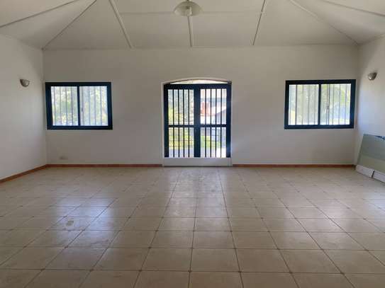 Villa avec jardin et piscine aux almadies image 12
