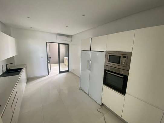 Appartement F4 à louer au Point E image 7