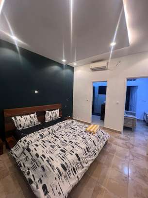 Joli studio meublé image 2