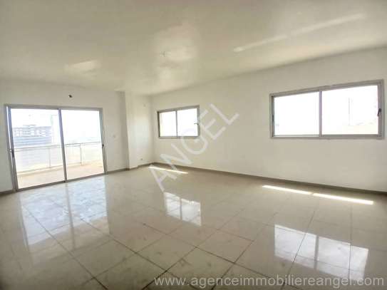 Ref_2815_SEY Appartement vue sur mer à louer en centre-ville image 1