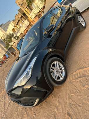 Toyota chr 2022 image 2
