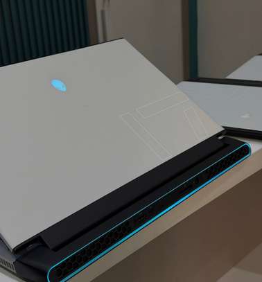 Alienware 15 cor i7 de 9th génération image 5