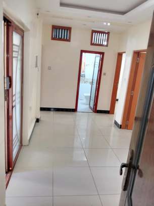 Luxueux appartement F4 à louer à la cité Biagui Yoff virage image 5