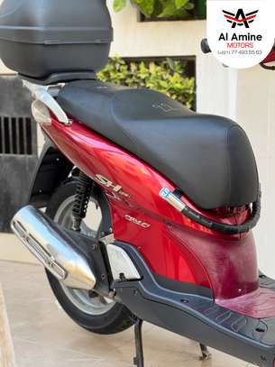 Honda SH image 7