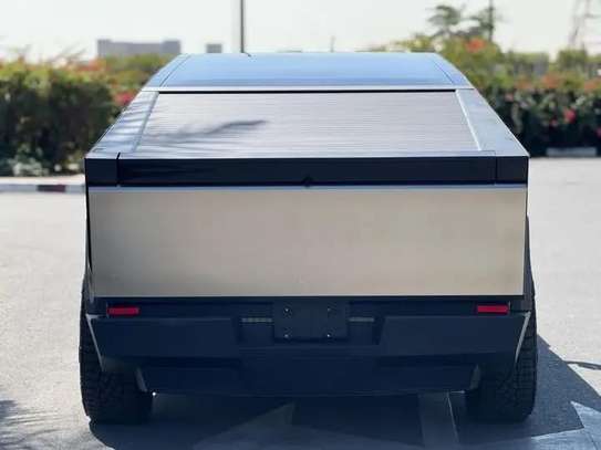 Tesla cybertruck image 7