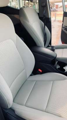Hyundai Santafe image 2