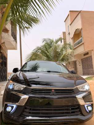 Mitsubishi RVR black edition image 5