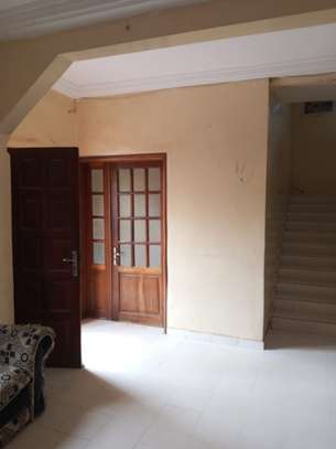 Villa R+2 de 250m2 à vendre Yembeul COMICO image 2