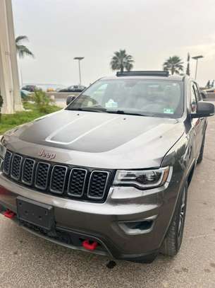 Jeep grand Cherokee Trail Hawlk Année 2017 full option image 4