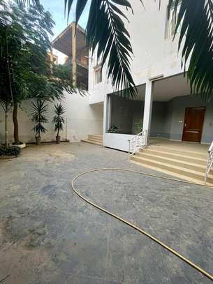 Maison à vendre cité keur Gorgui TF image 4