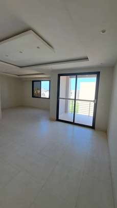 APPARTEMENT F4 NEUF A VENDRE A NGOR-ALMADIES image 2