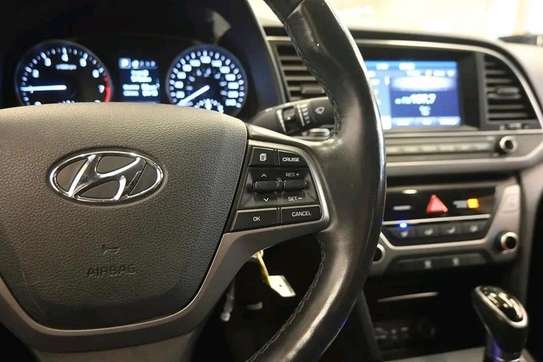 Hyundai Elantra 2017 image 10
