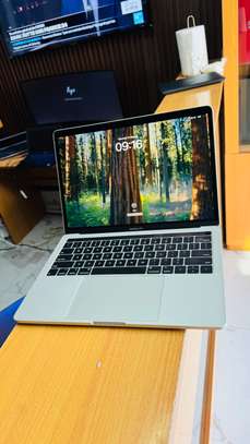 MacBook Pro 2019 - i7 - SSD 512/Ram16gb image 9