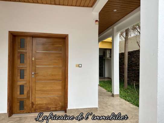 Villa à louer à Ngor – derrière chez Katia image 3