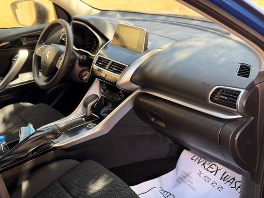 MITSUBISHI ECLIPSE 2018 image 8