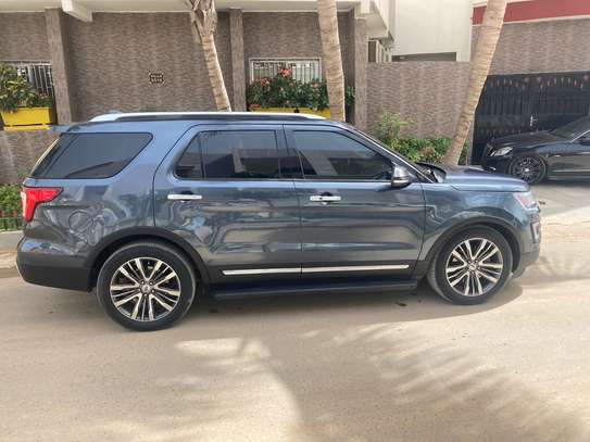2017 FORD EXPLORER PLATINIUM image 4