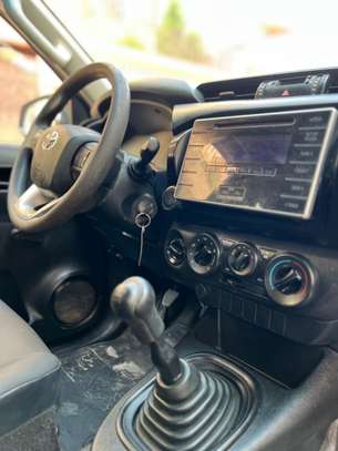 Toyota Hilux image 4