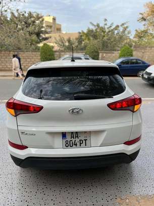 HYUNDAI TUCSON 2017 image 9