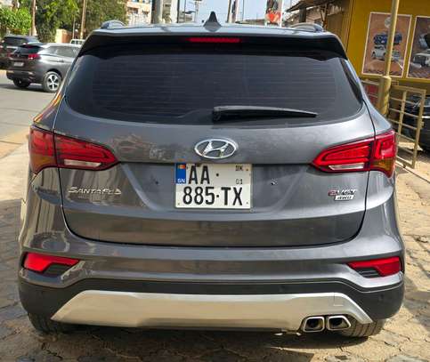 Hyundai Santa Fe 4WD image 2