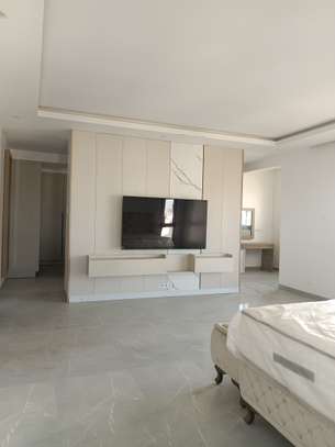 F5 de 352 m² à louer au point e avec les meubles image 10
