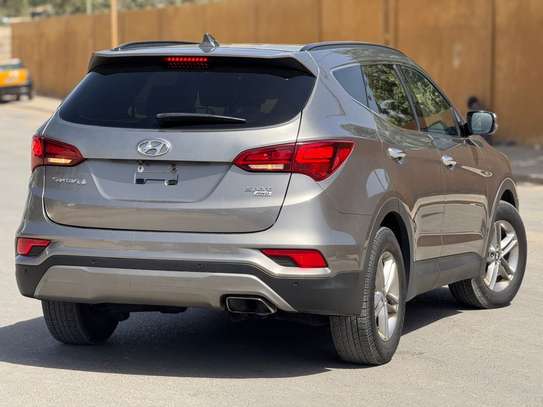 Hyundai santa fe image 5