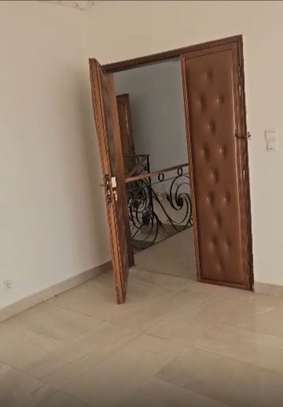 Villa spacieuse de 12 pièces sur la vdn pour bureau image 4