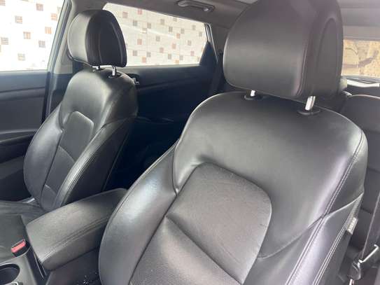 Hyundai Tucson limited image 8