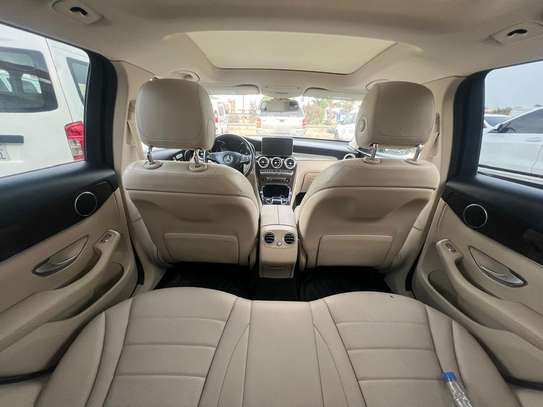 Mercedes-Benz GLC 300 image 10
