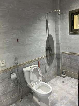 Appartement F4 a louer aux Almadies ( derrière la Gondole ) image 12