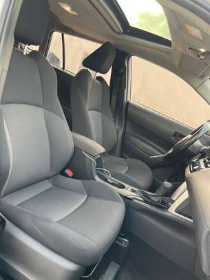 Toyota corolla cross image 9