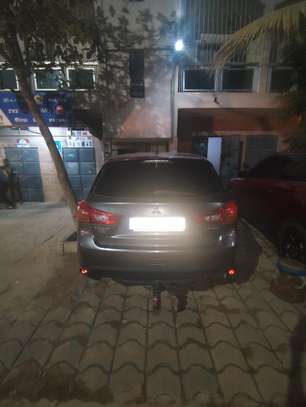 Location voiture SUV Mitsubishi RVR avec chauffeur image 10