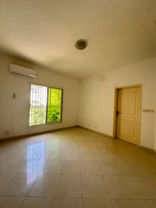 APPARTEMENT F4 A LOUER A NGOR image 6