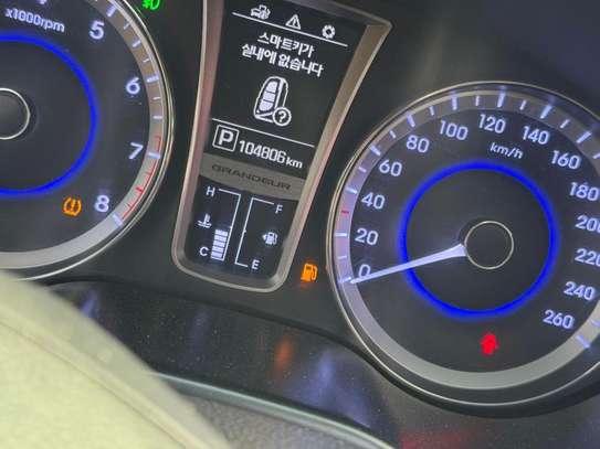 Hyundai Grandeur HG240 2015 image 9