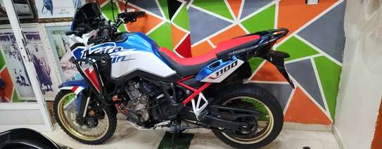 A vendre Honda Africa Twin 1100cm3  manuel image 9