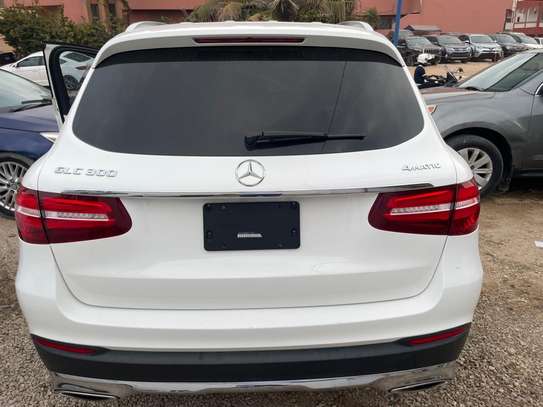 Mercedes Benz Glc 300 4matic image 6