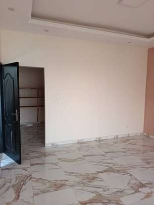 Villa F6 à louer aux Almadies image 8