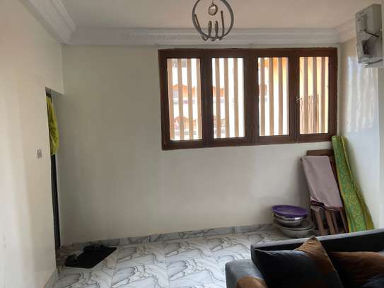 Jolie villa à vendre sur keur MASSAR unité 11 image 9