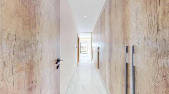 F4 de 170m² au point E image 5