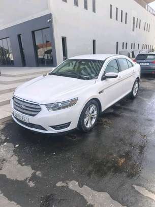Ford Taurus 2017 image 2