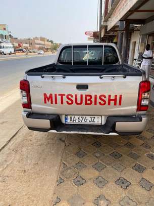 Mitsubishi L200 2022 image 3