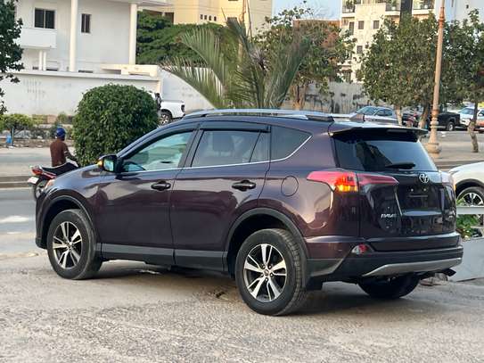 Toyota Rav4 Xle image 3