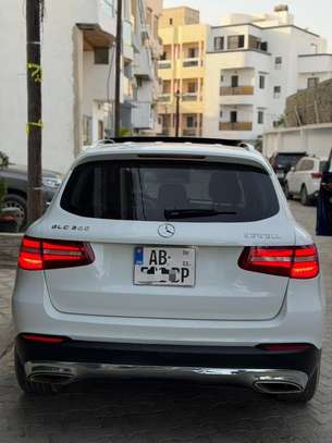 Mercedes GLC 300 année 2018 image 4
