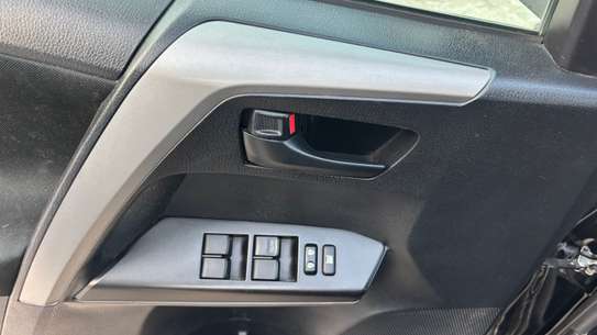 TOYOTA RAV4 (4x4) image 14