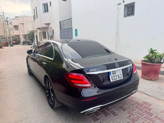 Mercedes E300 2018 image 9