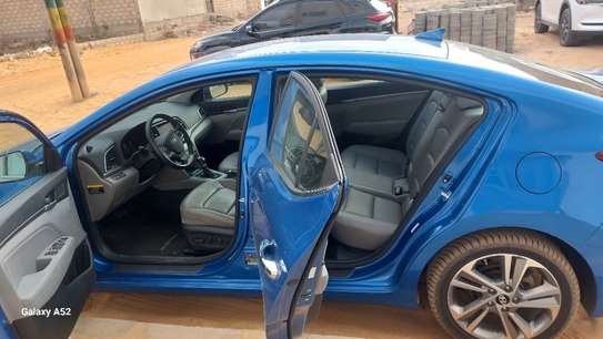 Hyundai Elantra Limited 2017 image 7