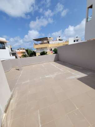 Belle villa à louer a la cité Cheikh Amar Mamelle image 8