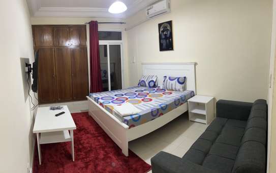 chambre meublée climatisée à louer par nuitées image 6