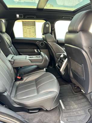 Range Rover sport image 4