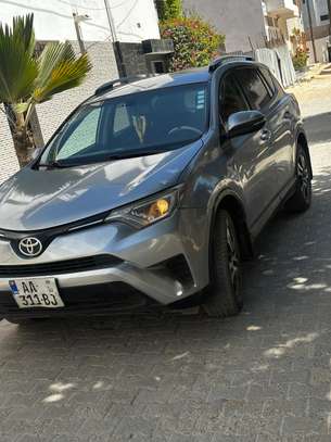 Toyota RAV4 2016 image 1
